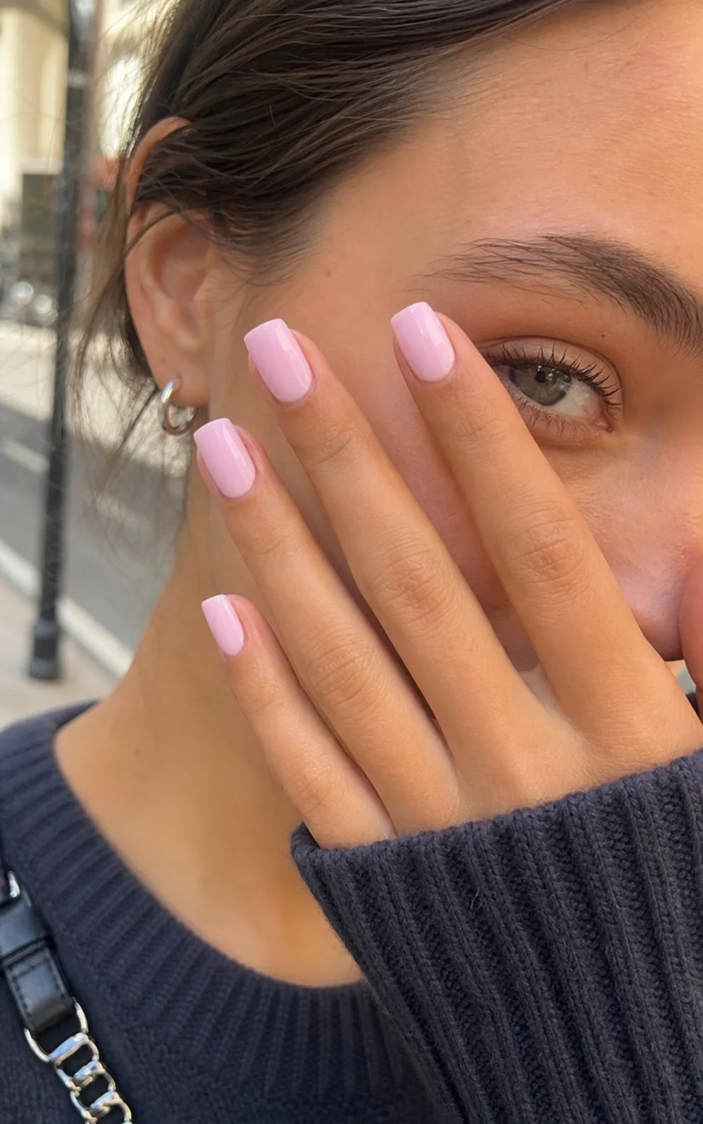 Ніжні рожеві нігті квадратної форми у відтінку baby pink